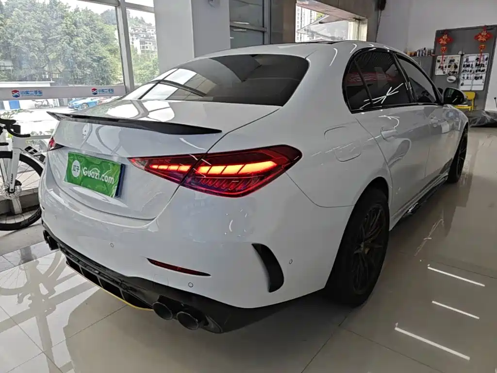Mercedes-Benz C-Class 2024