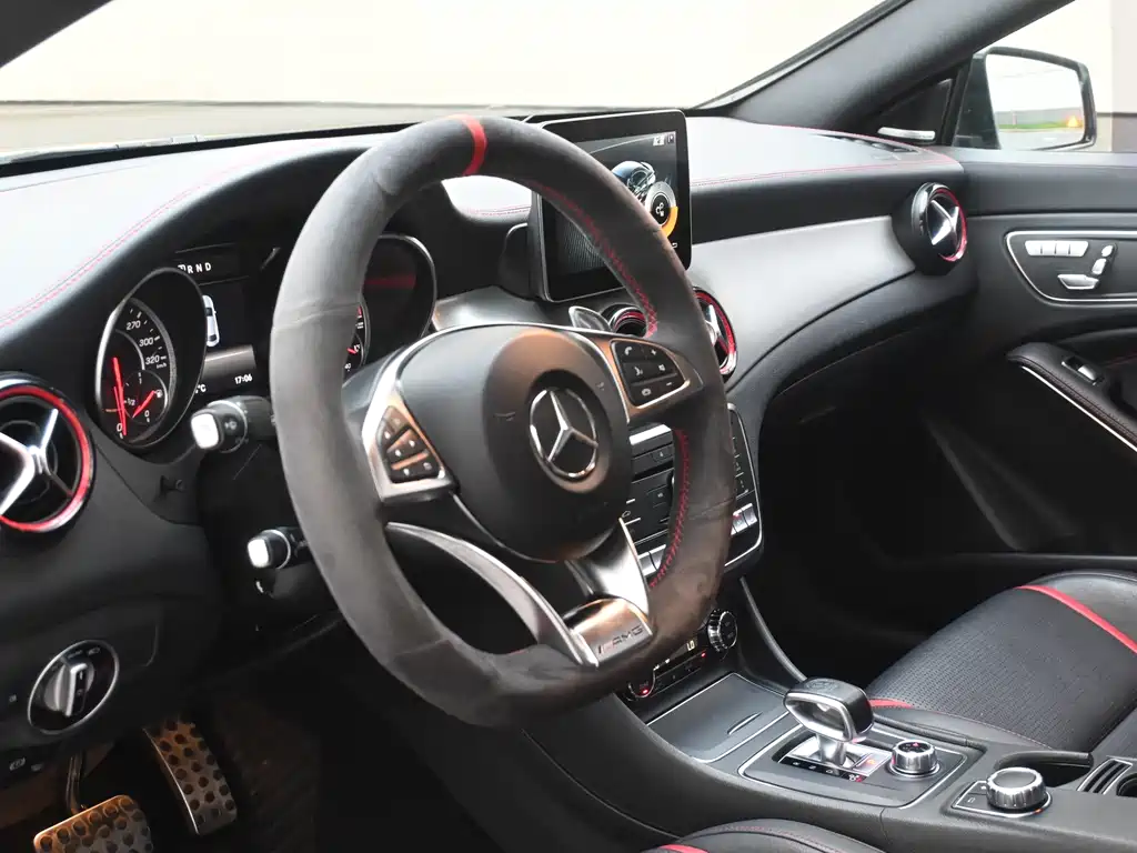 Mercedes-Benz CLA AMG 2017 — фото 9