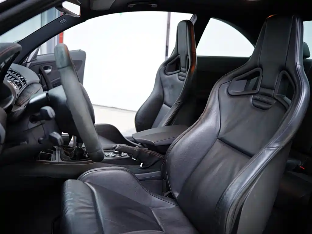 BMW 1 Series M 2012 — фото 24