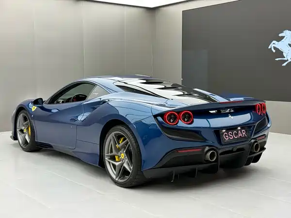 Ferrari F8 2021