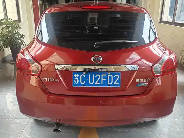 Nissan Tiida 2015