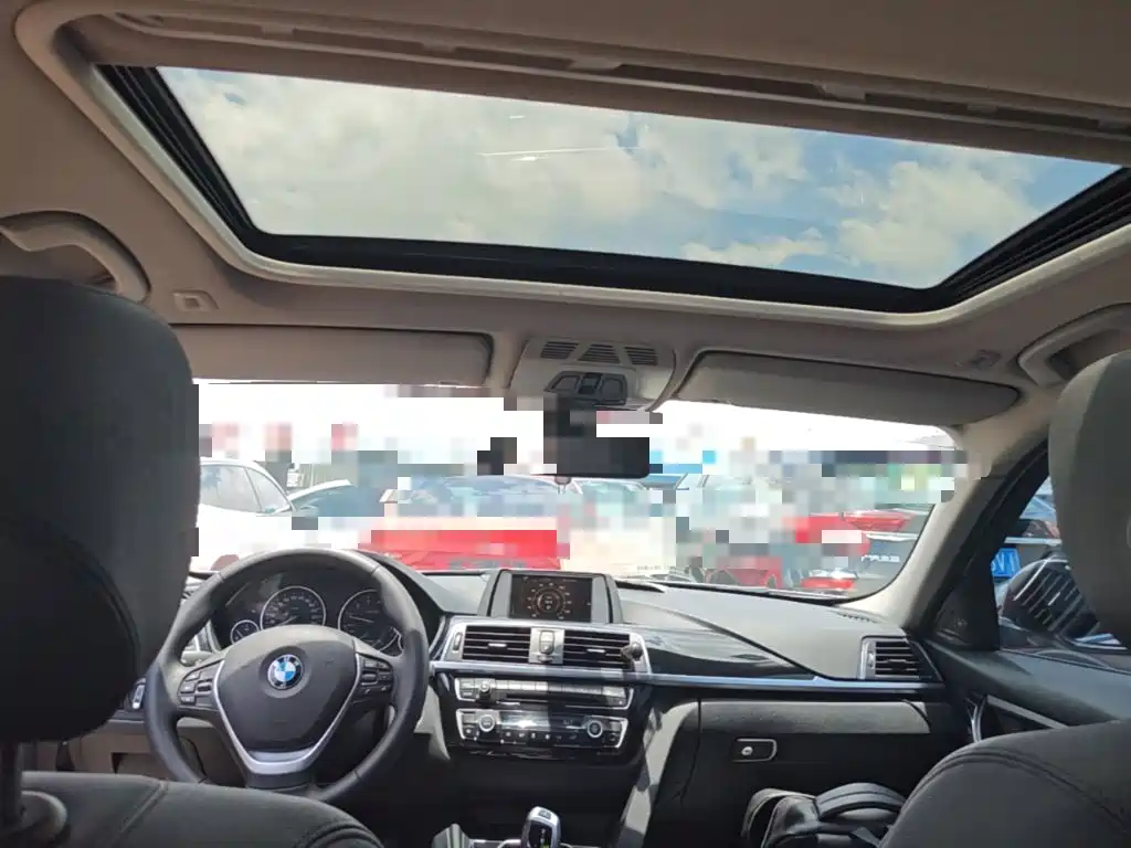 BMW 3 Series 2016 — фото 18