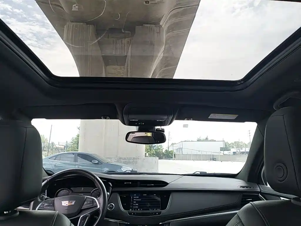 Cadillac XT5 2022 — фото 18