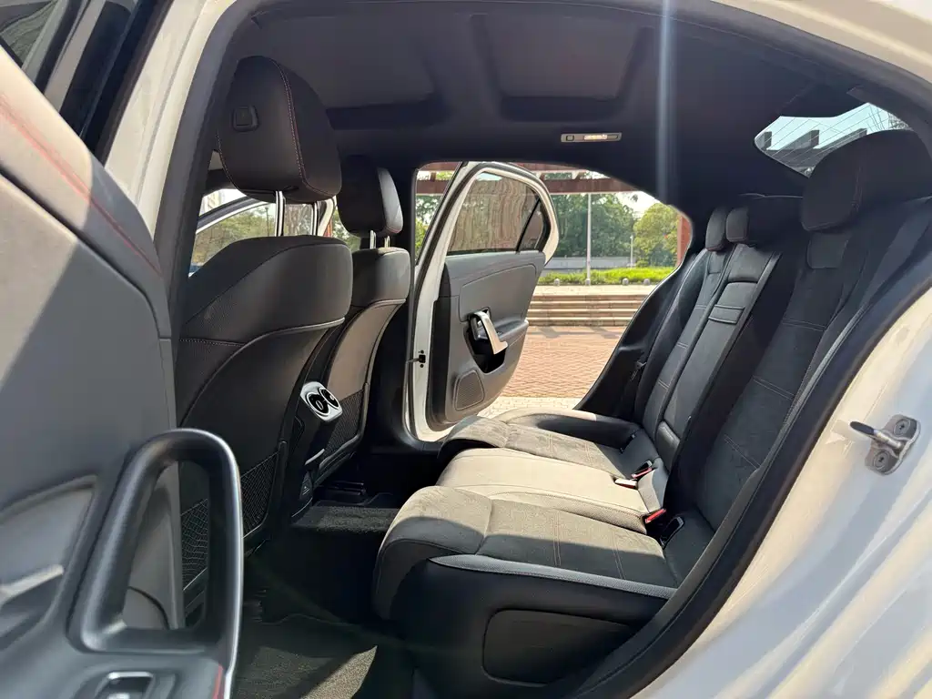 Mercedes-Benz A-Class 2024 — фото 15