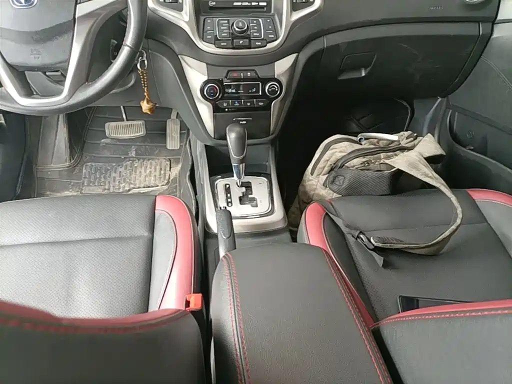 Changan Eado XT 2014 — фото 14