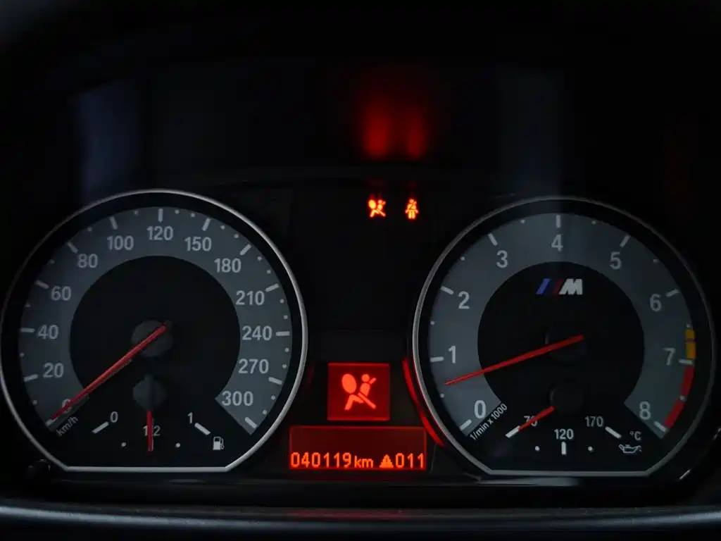 BMW 1 Series M 2012 — фото 10