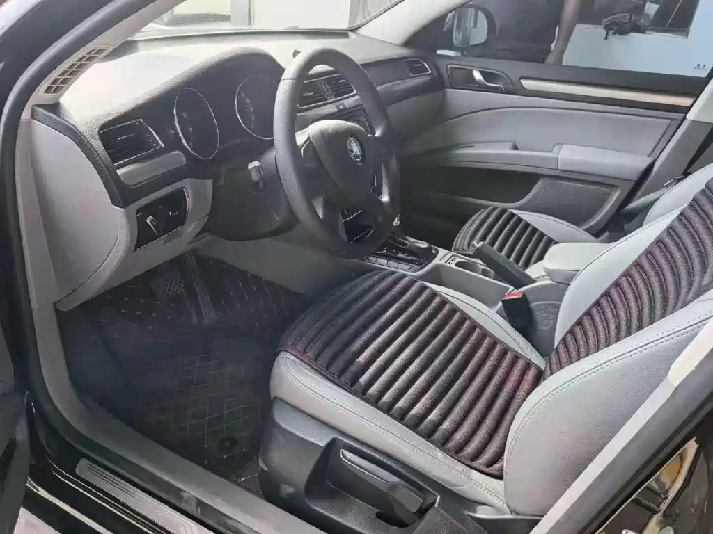 Skoda Superb 2015 — фото 2
