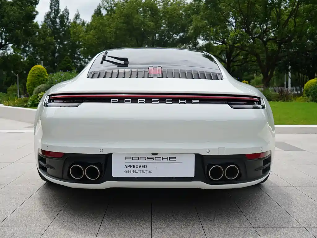 Porsche 911 2025 — фото 18