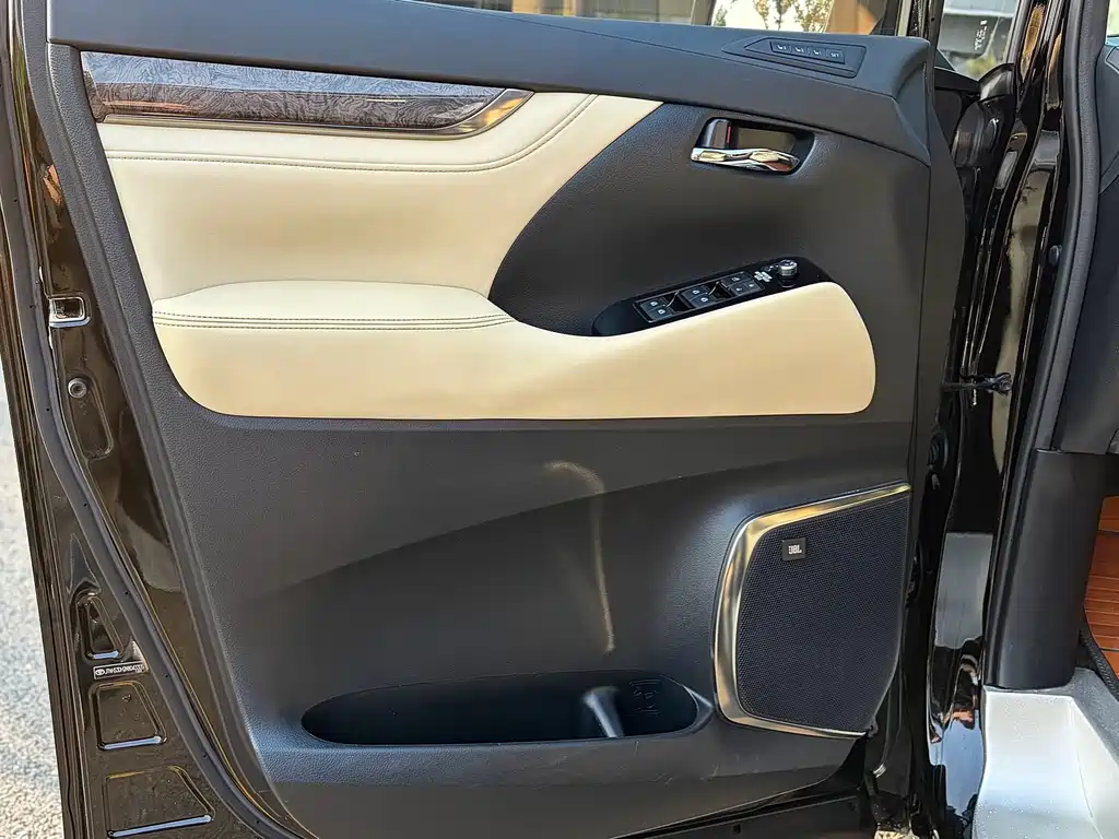 Toyota Vellfire 2021 — фото 21