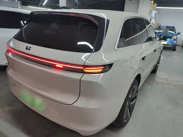Li Auto L6 2024