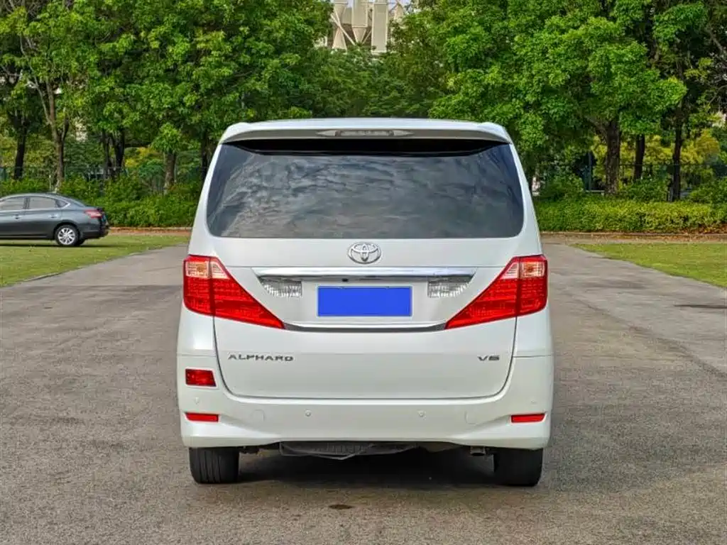 Toyota Alphard 2010 — фото 14