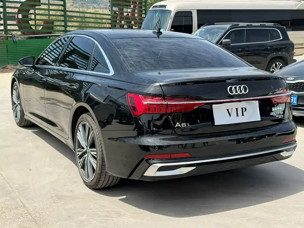 Audi A6L 2022
