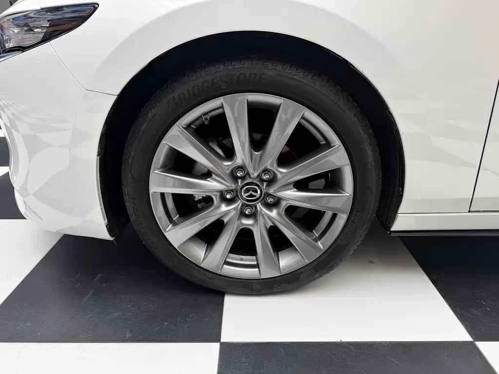 Mazda 3 Axela 2022