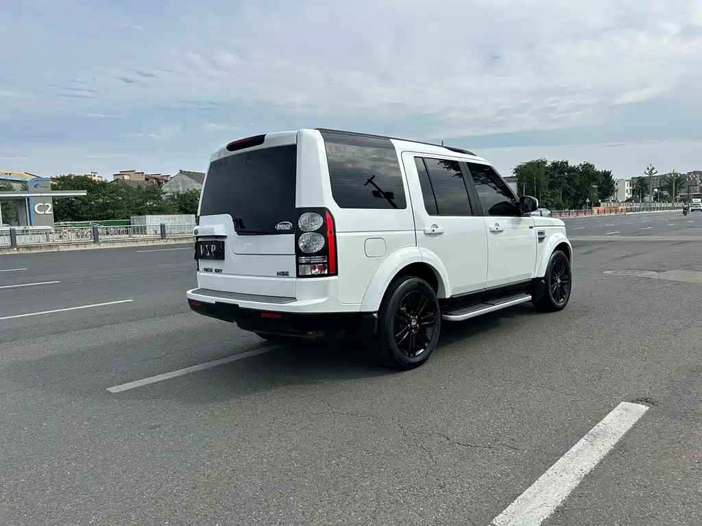 Land Rover Discovery 2014 — фото 13