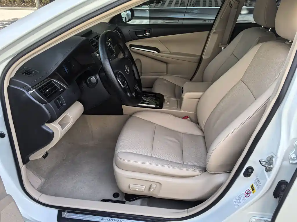 Toyota Camry 2012 — фото 23