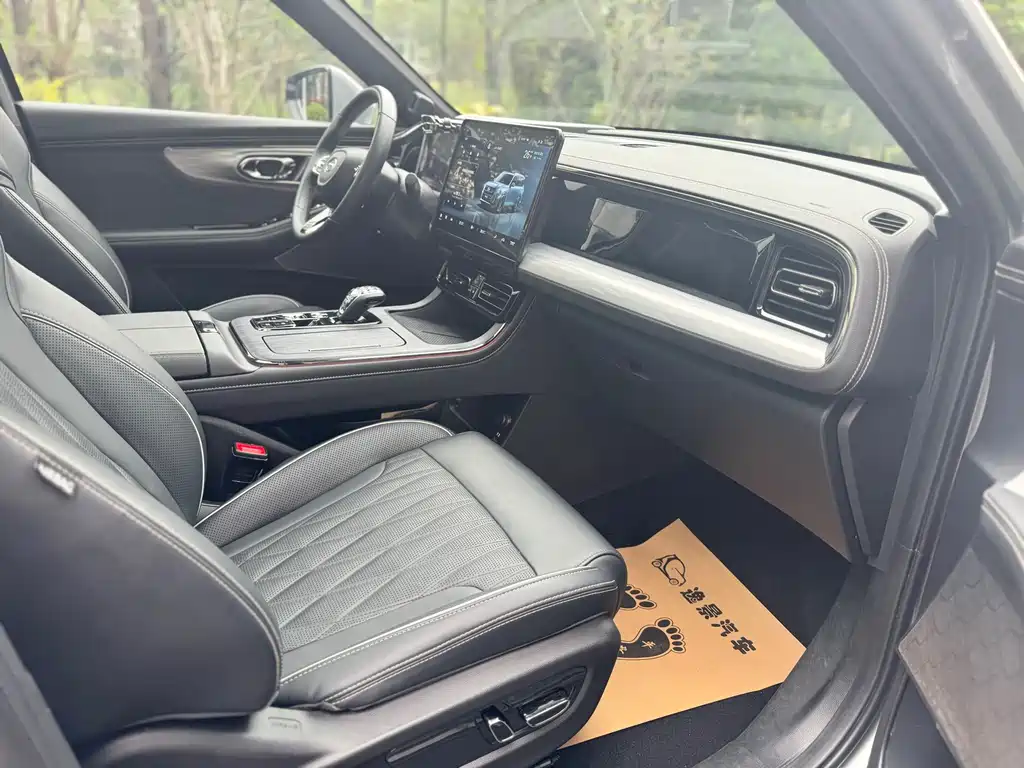 GAC Motor Trumpchi GS8 2023 — фото 12