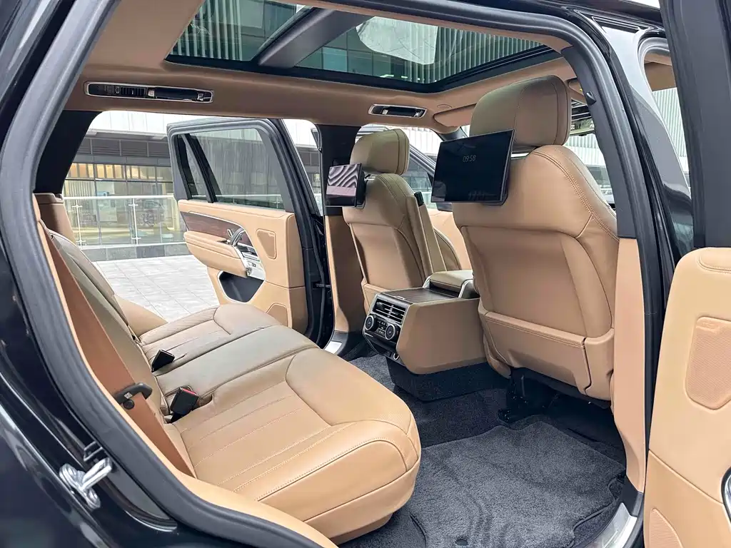 Land Rover Range Rover 2022 — фото 13