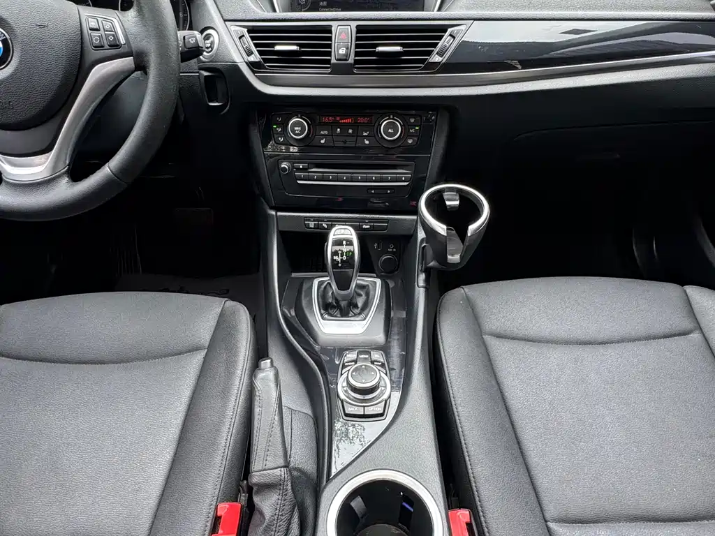 BMW X1 2015 — фото 19