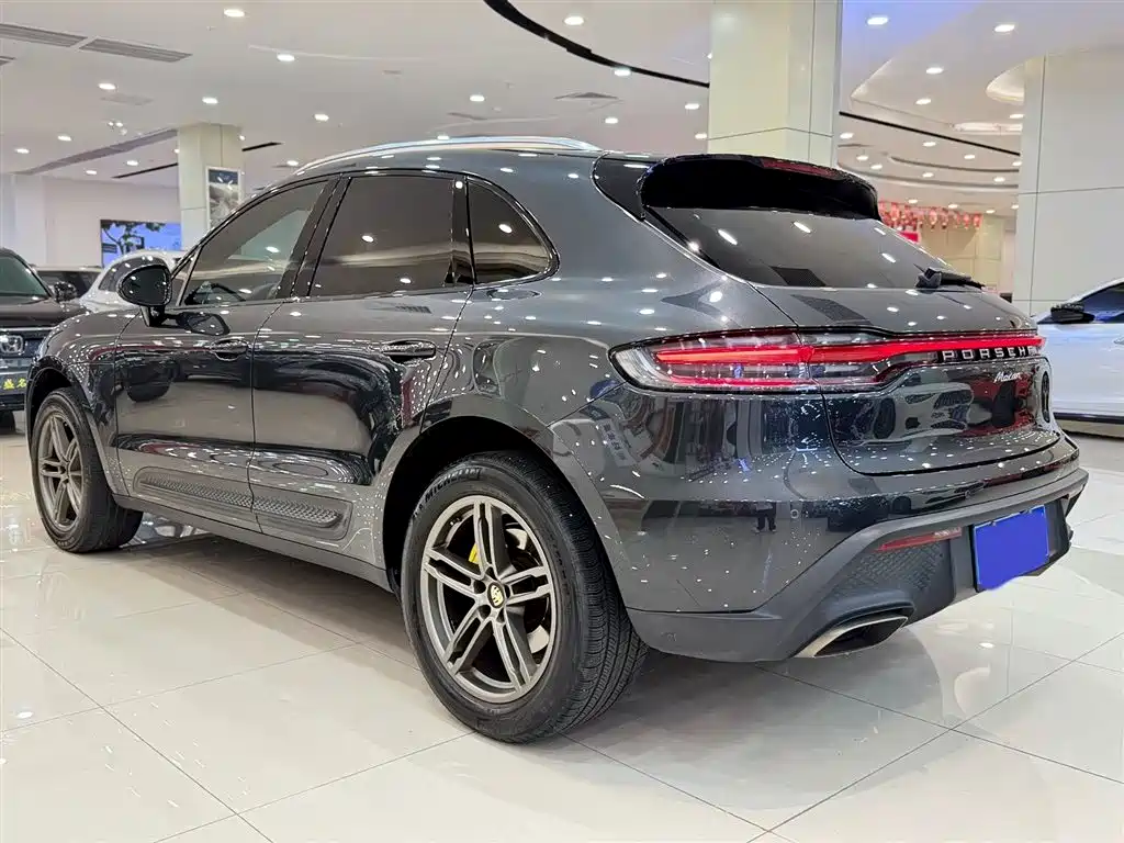 Porsche Macan 2023 — фото 17