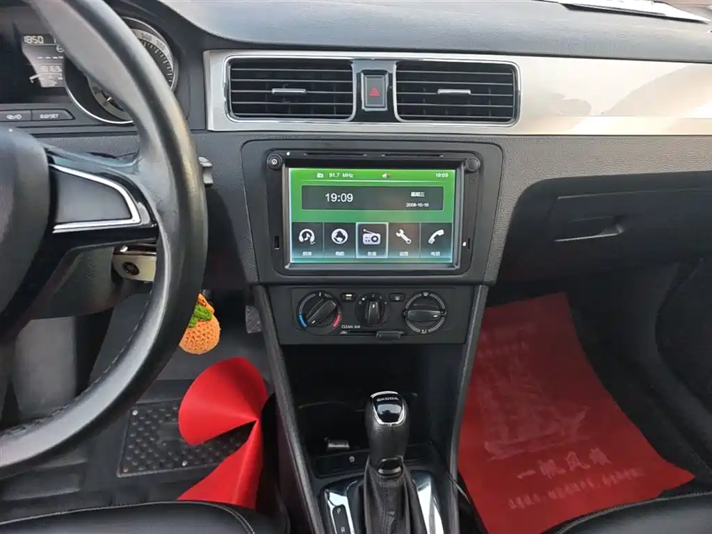Skoda Rapid Spaceback 2019 — фото 13