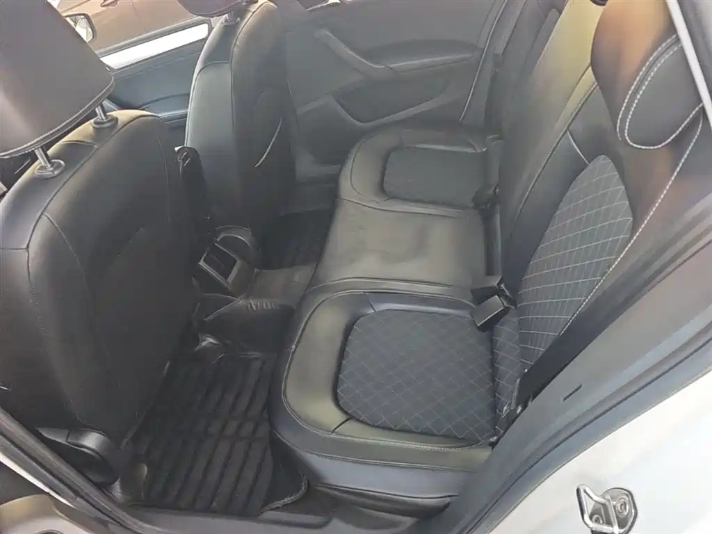 Skoda Rapid Spaceback 2019 — фото 17