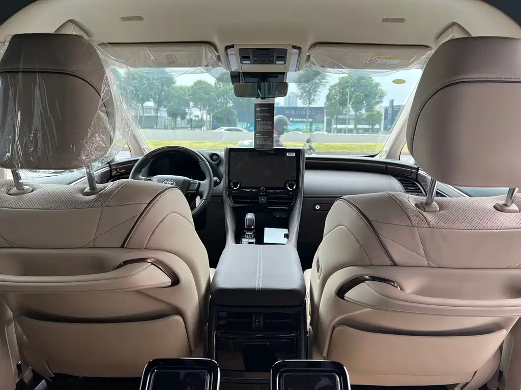 Toyota Alphard — фото 14