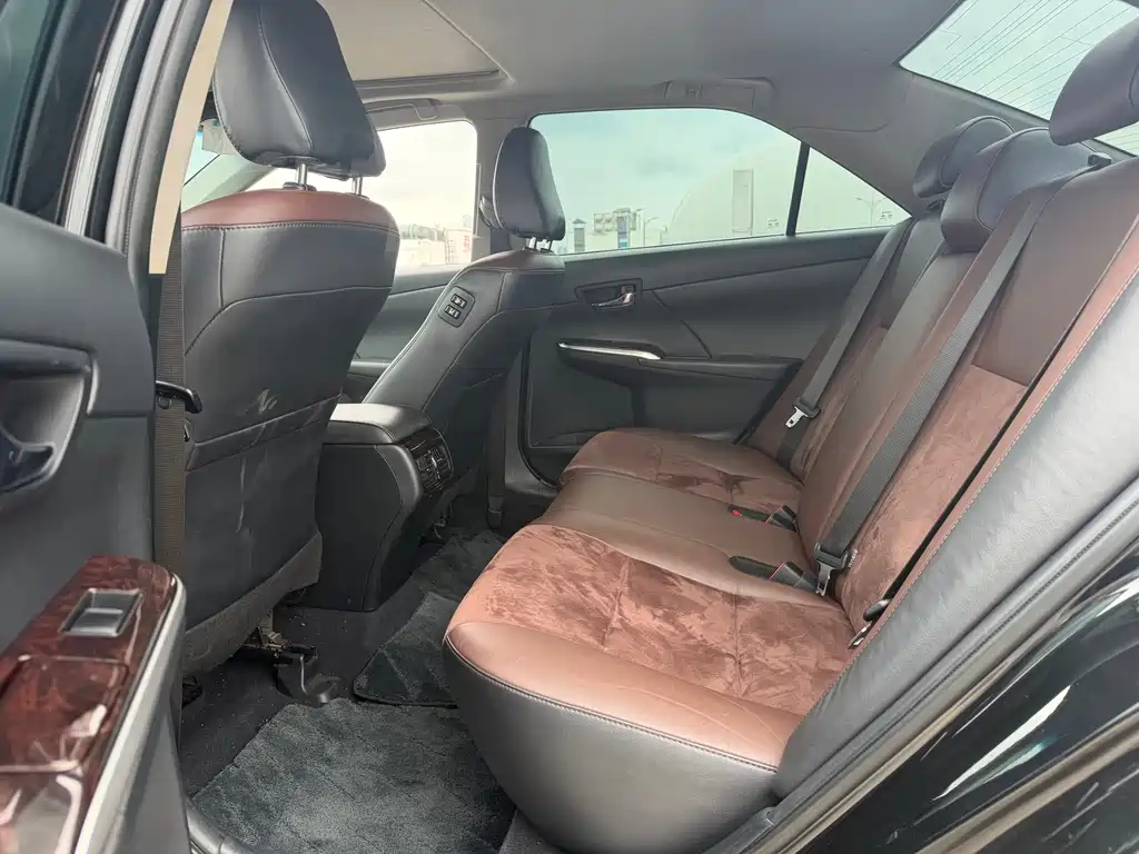 Toyota Camry 2016 — фото 11