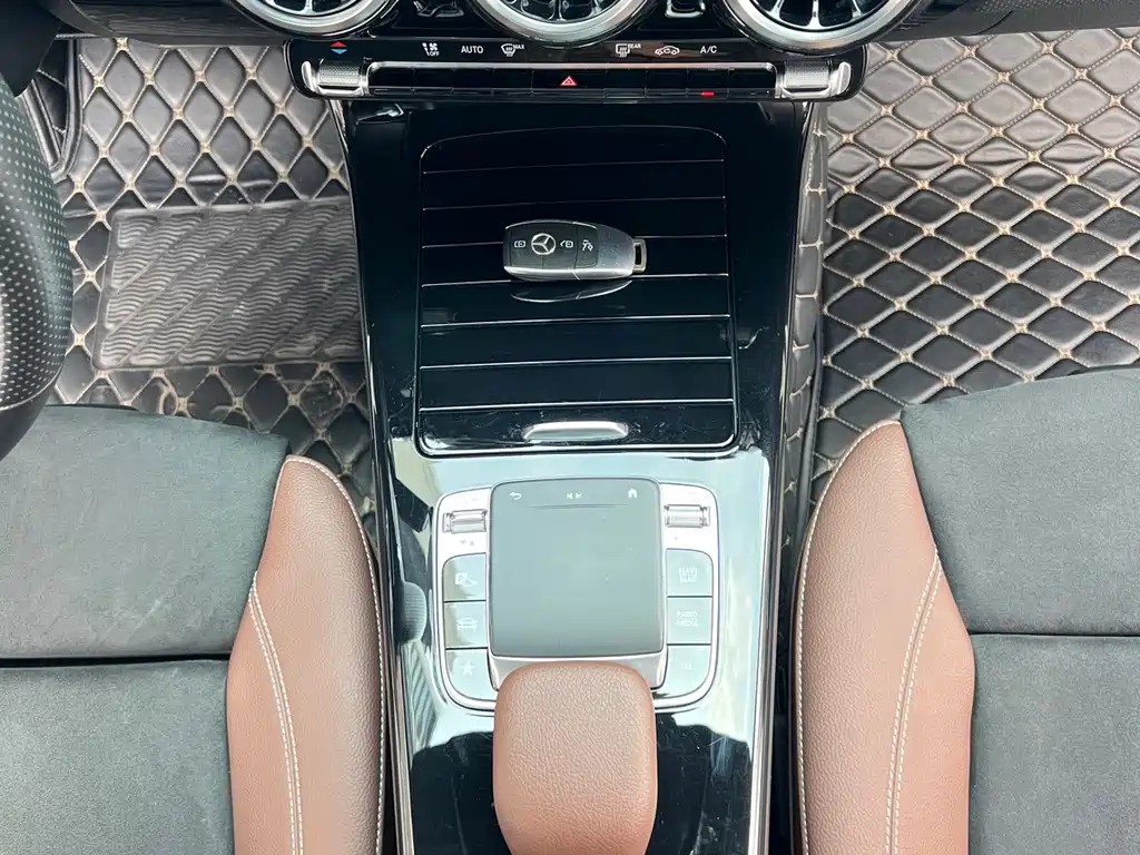 Mercedes-Benz A-Class 2019 — фото 20