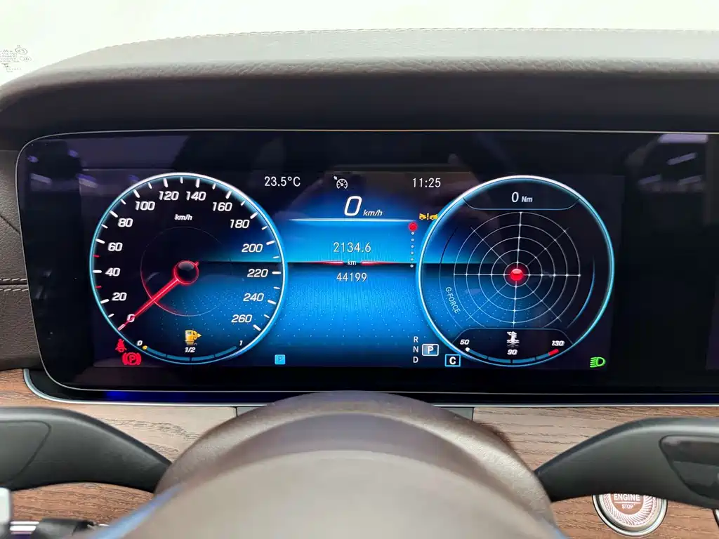Mercedes-Benz E-Class 2023 — фото 20