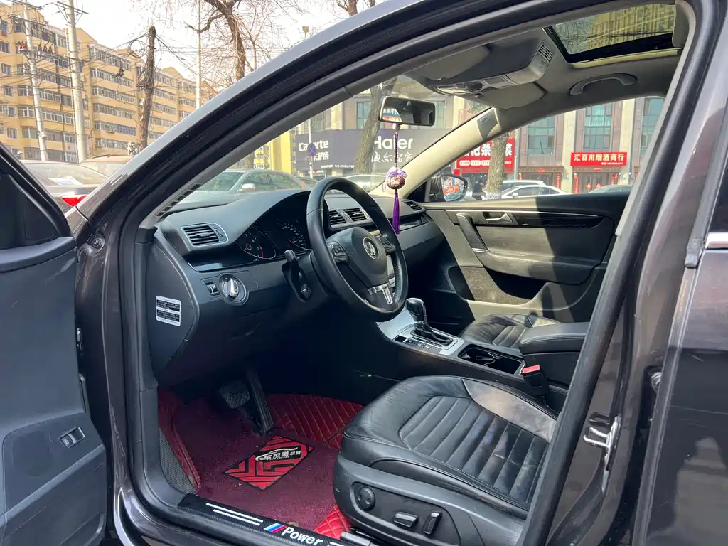 Volkswagen Magotan 2012
