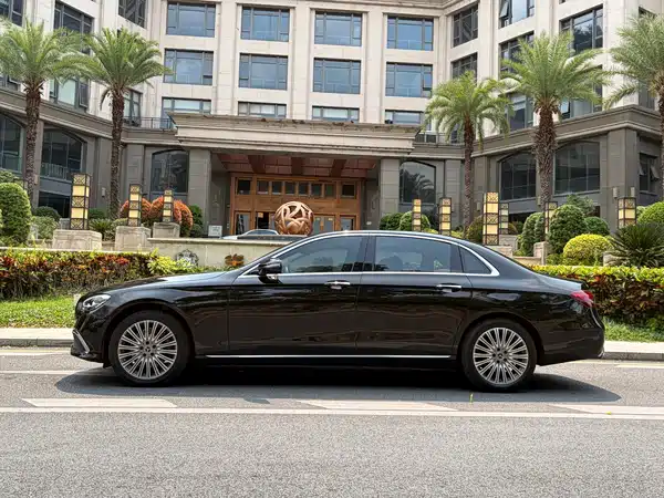 Mercedes-Benz E-Class 2021