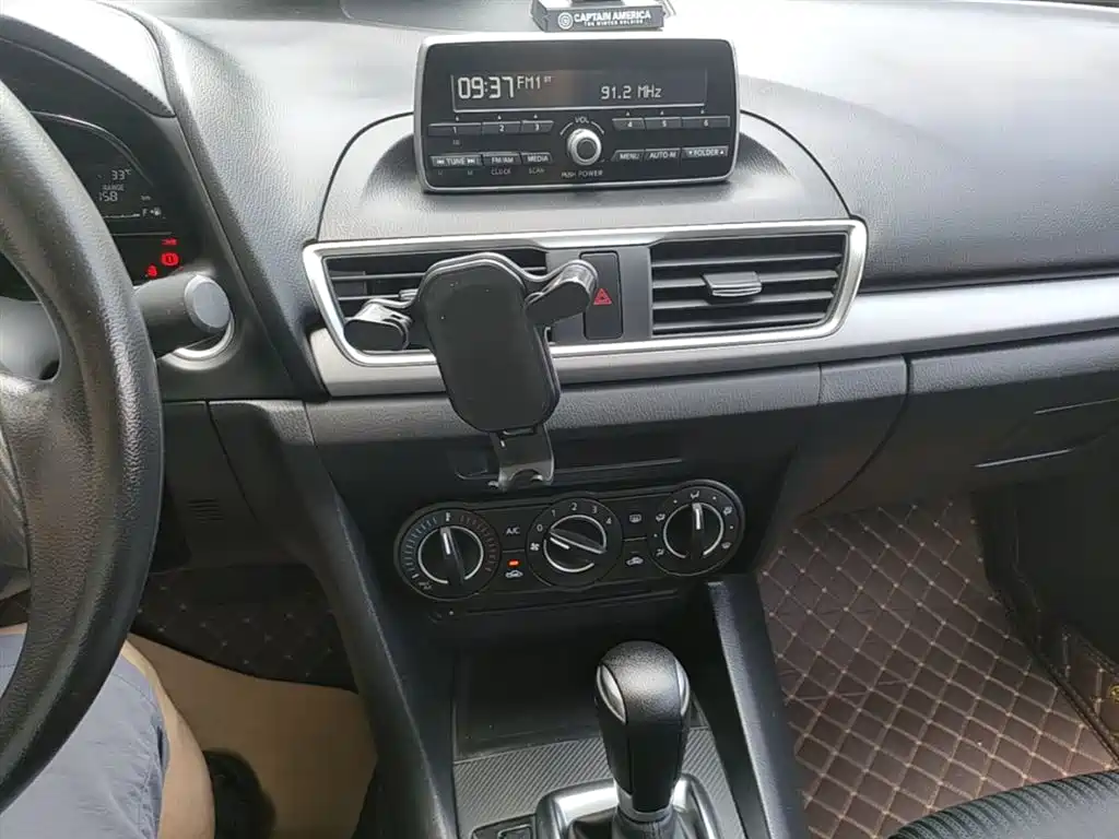Mazda 3 Axela 2016 — фото 13