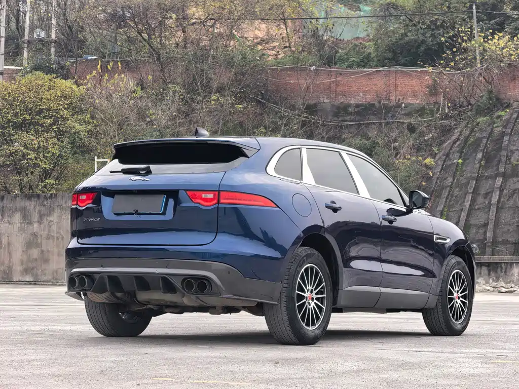 Jaguar F-PACE 2018 — фото 14