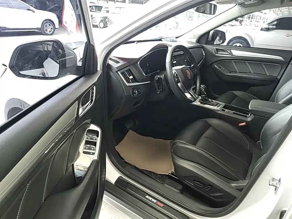 Roewe RX5 New Energy 2020 — фото 16