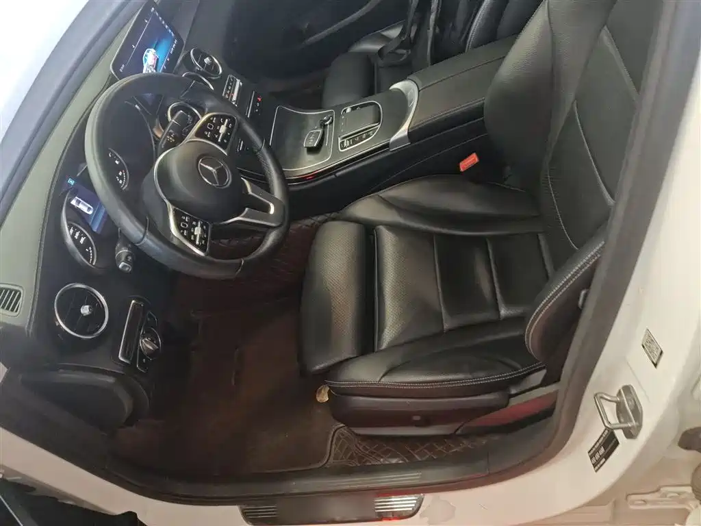 Mercedes-Benz C-Class 2019 — фото 14