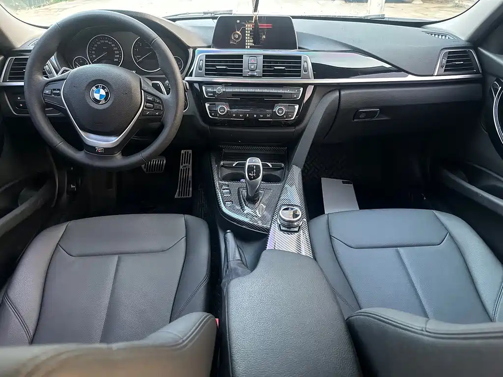 BMW 3 Series 2017 — фото 10