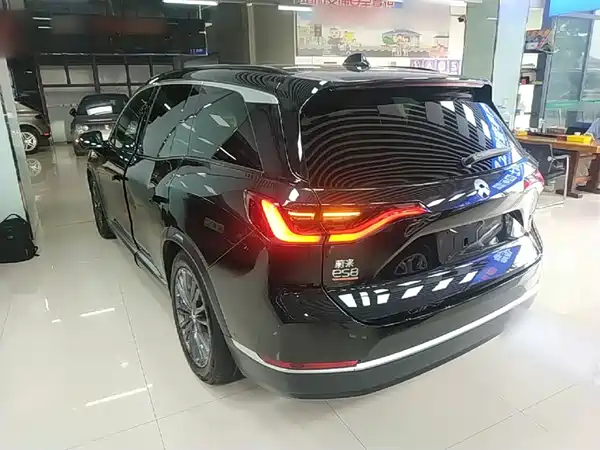 NIO ES8 2022