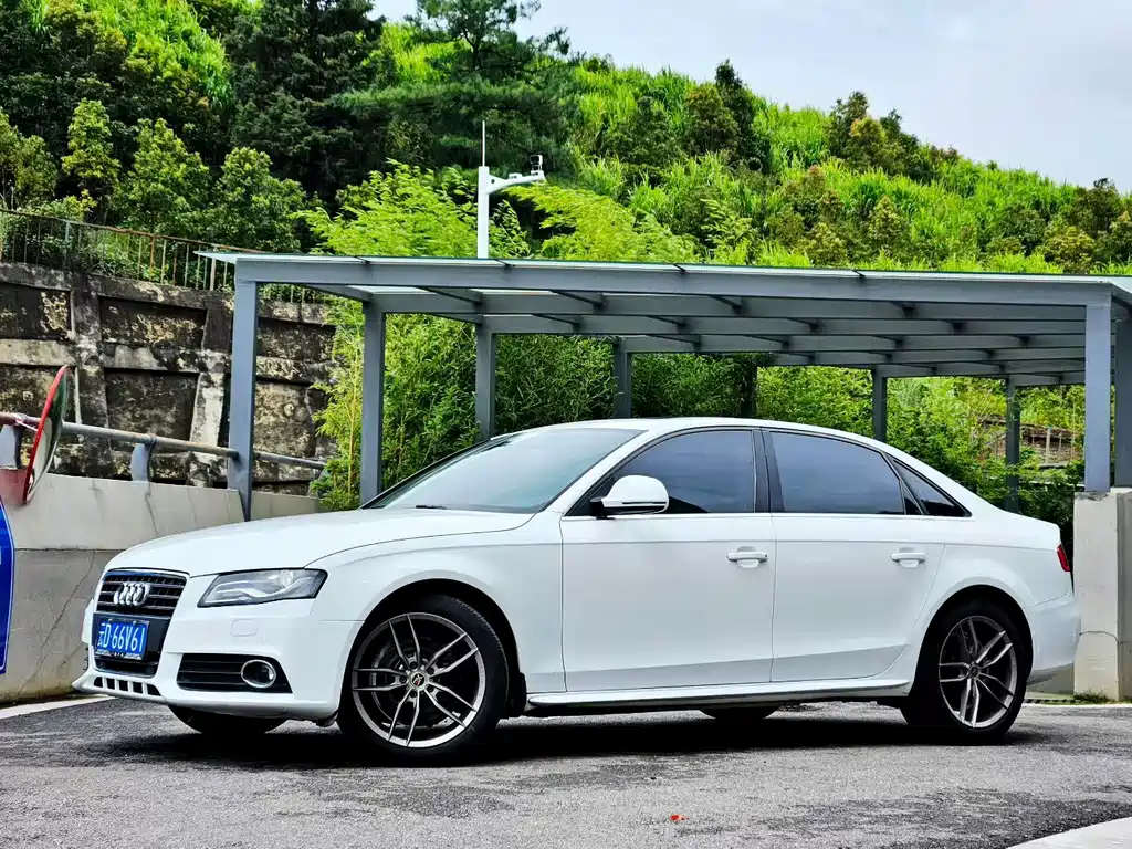 Audi A4L 2011