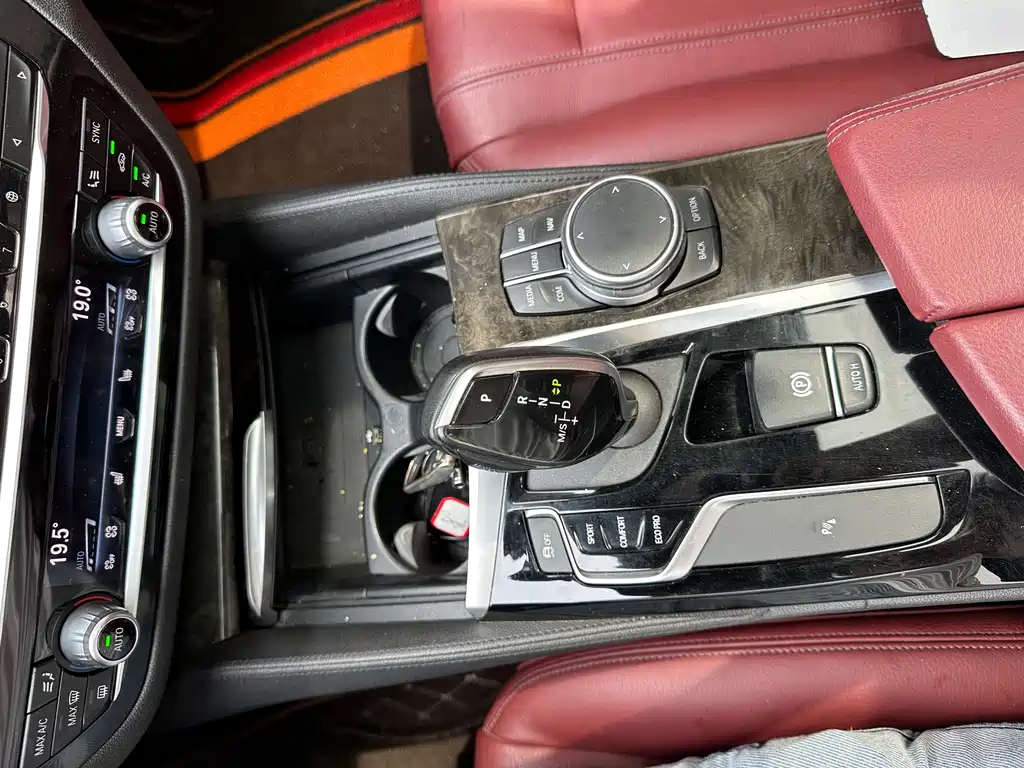 BMW 5 Series 2020 — фото 16