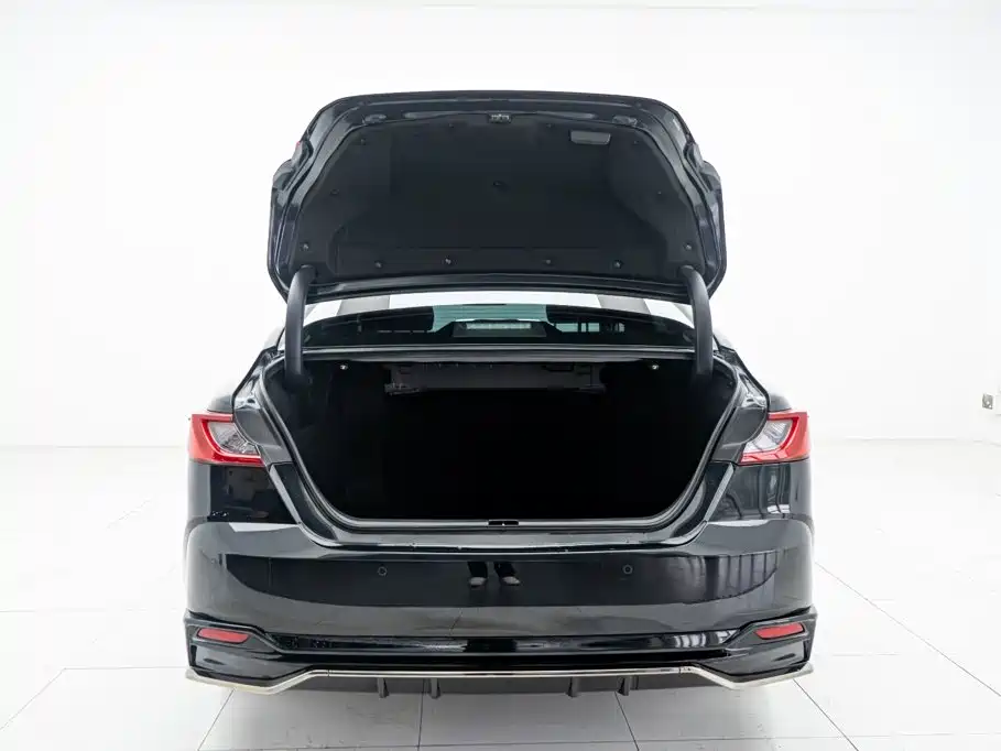 Toyota Camry 2025 — фото 14