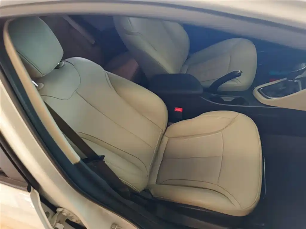 Buick Excelle 2019 — фото 25