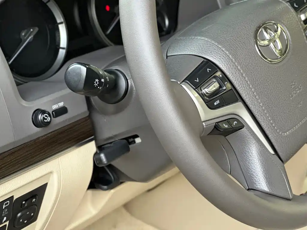 Toyota Land Cruiser 2020 — фото 18