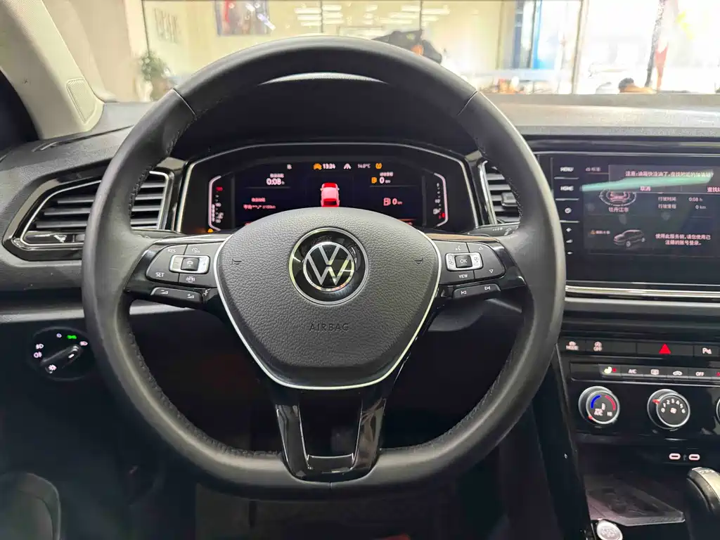 Volkswagen T-Roc 2022 — фото 14