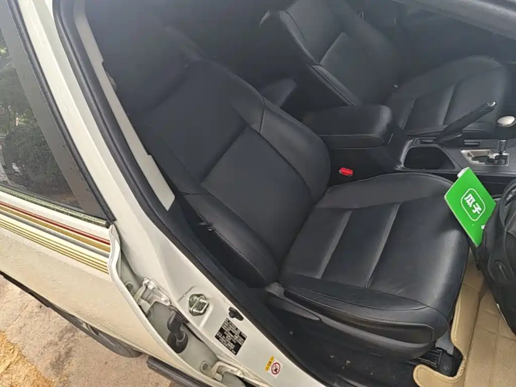 Toyota RAV4 2015 — фото 20