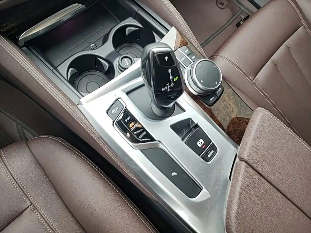 BMW 5 Series 2020 — фото 14