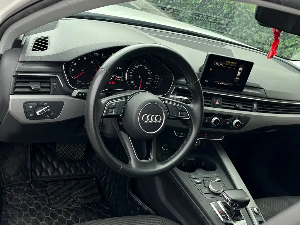 Audi A4L 2018 — фото 10