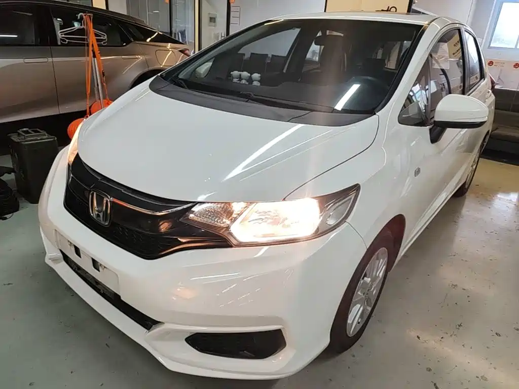 Honda Fit 2018 — фото 2