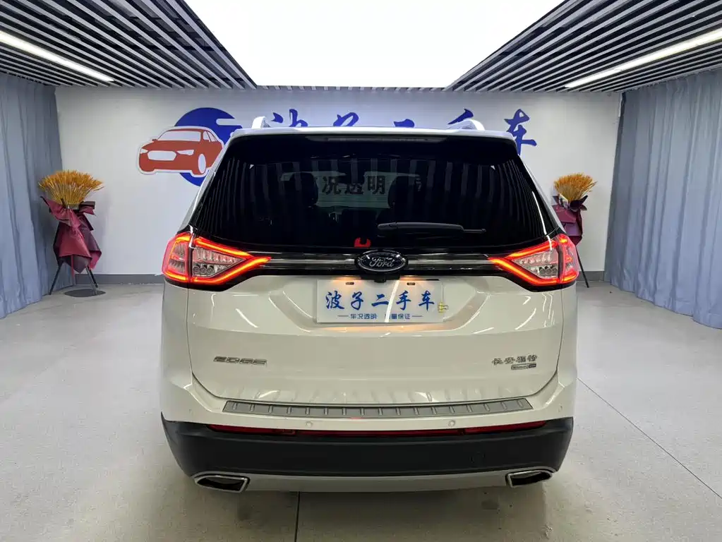 Ford Edge 2016 — фото 19