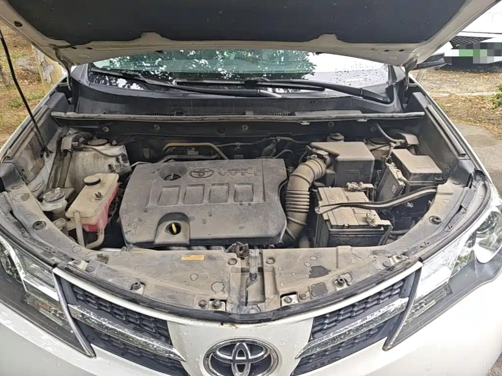 Toyota RAV4 2015 — фото 16