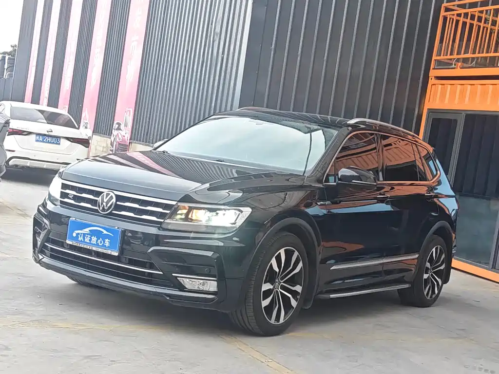 Volkswagen Tiguan L 2021 — фото 1